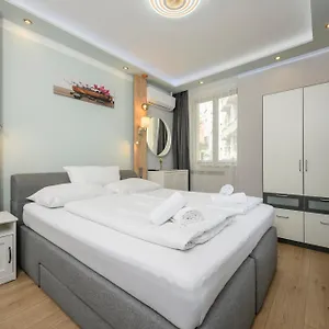 **** Lägenhetshotell Palais Palffy Österrike
